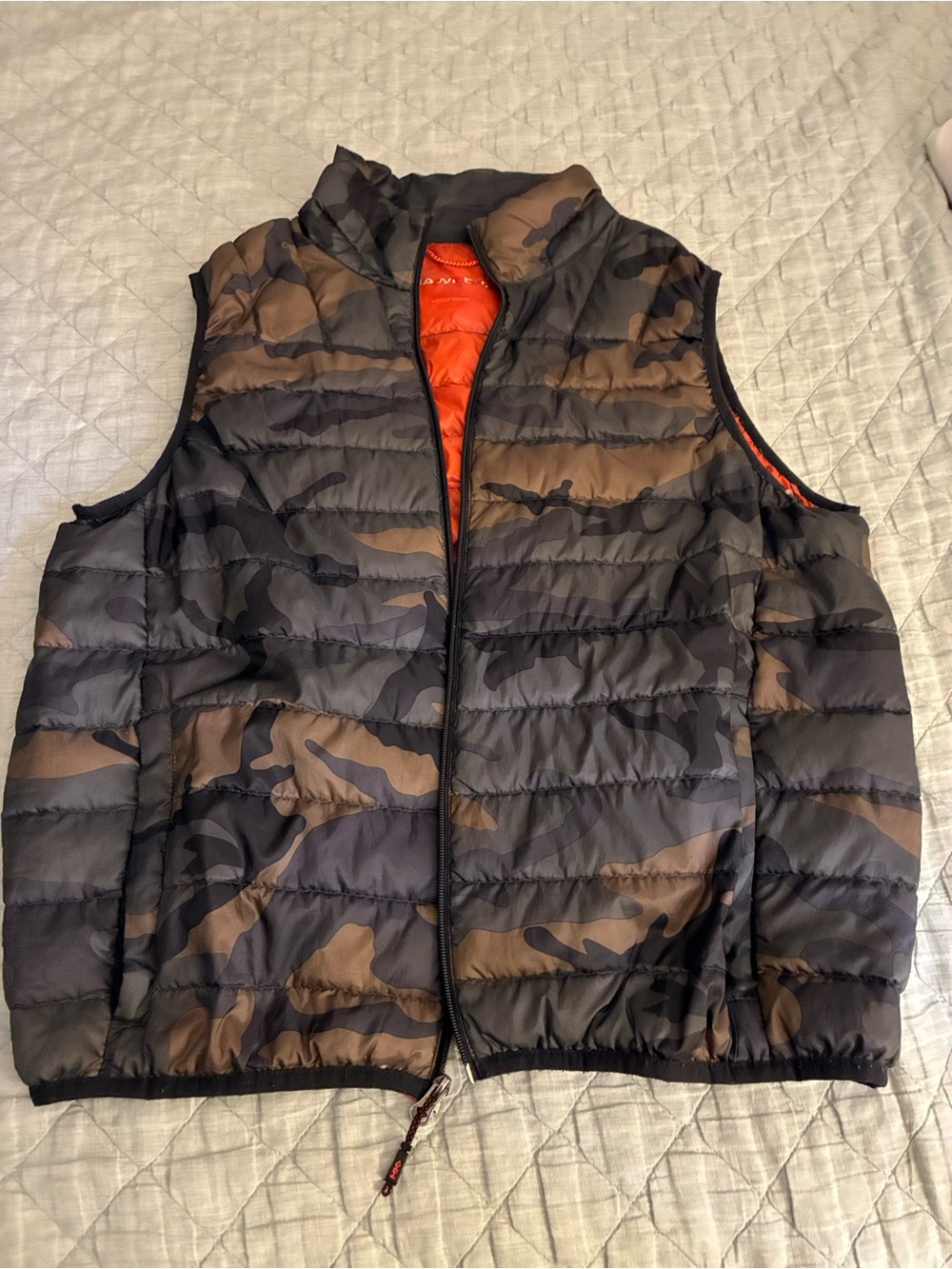 Camouflage Hawke and Co. puffer vest zip up with Orange interior